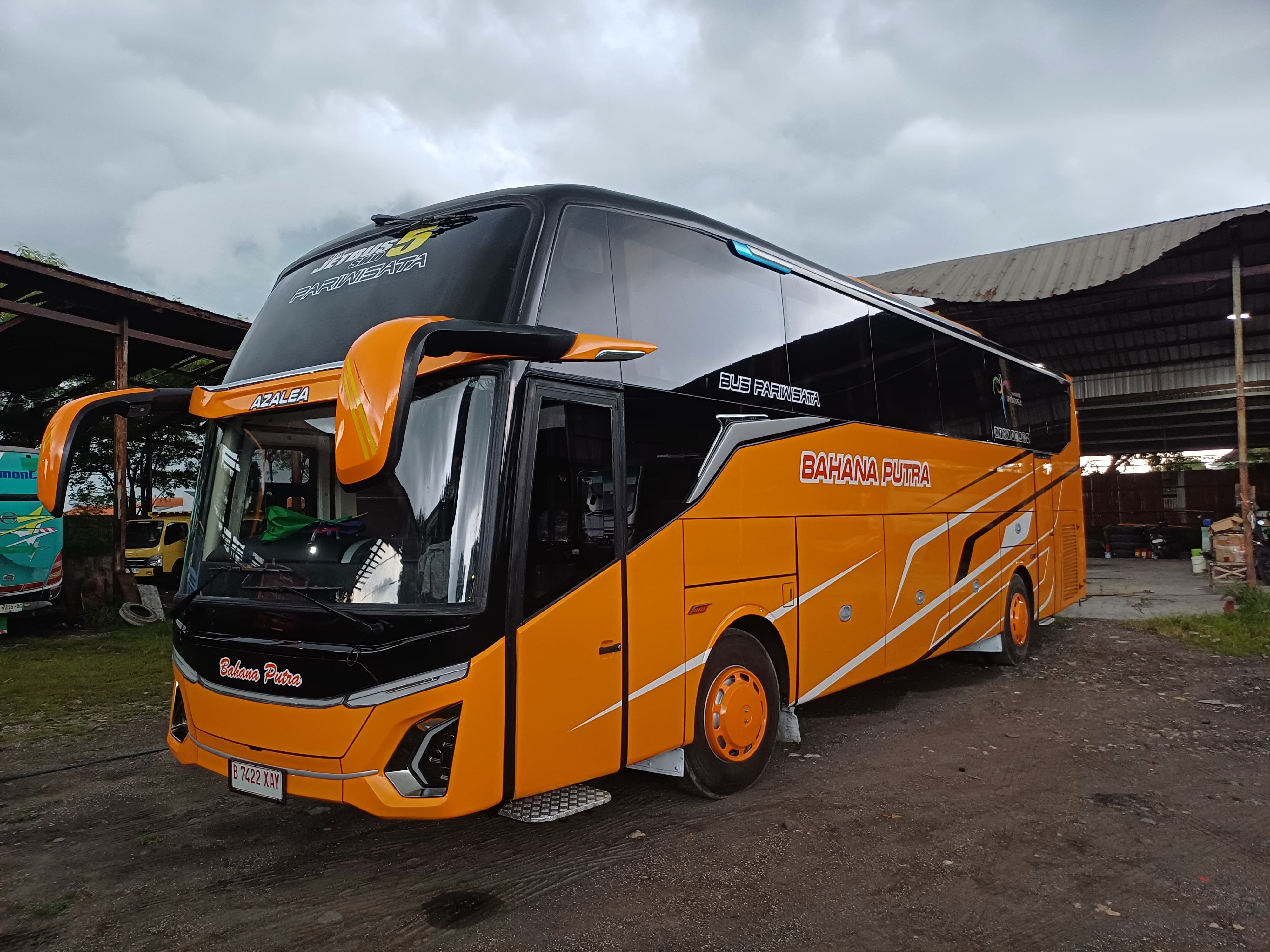 BUS BESAR (BIG BUS)
